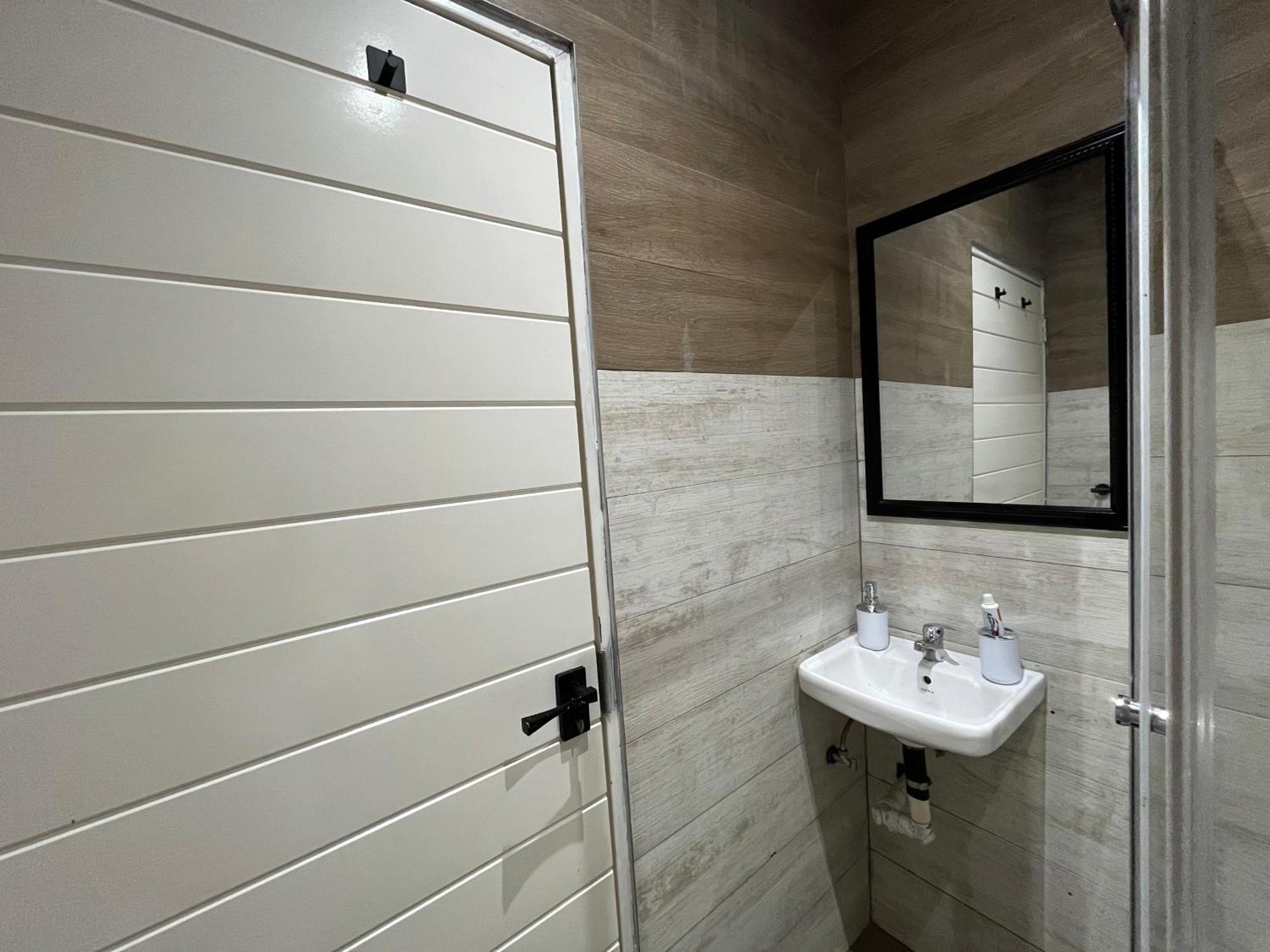 The Benjamin Accomodation 伊登维尔 外观 照片